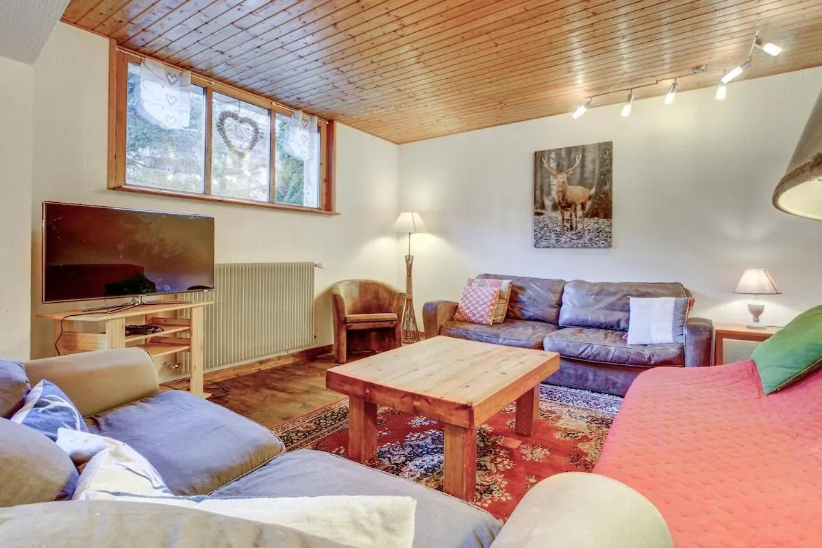 Spacious 4 Bedroom Apartment In Essert Romand